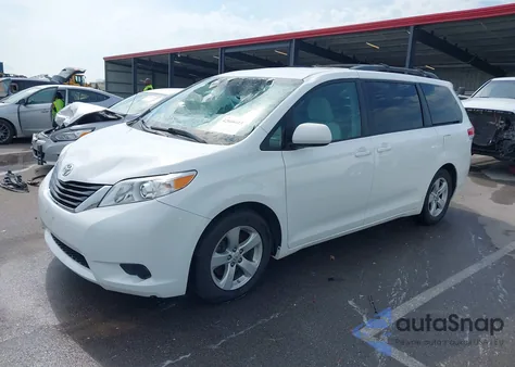 2011 Toyota Sienna Le z USA, uszkodzony, nr VIN 5TDKK3DC3BS045765